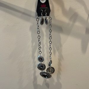 Paparazzi, med length necklace with drop earrings